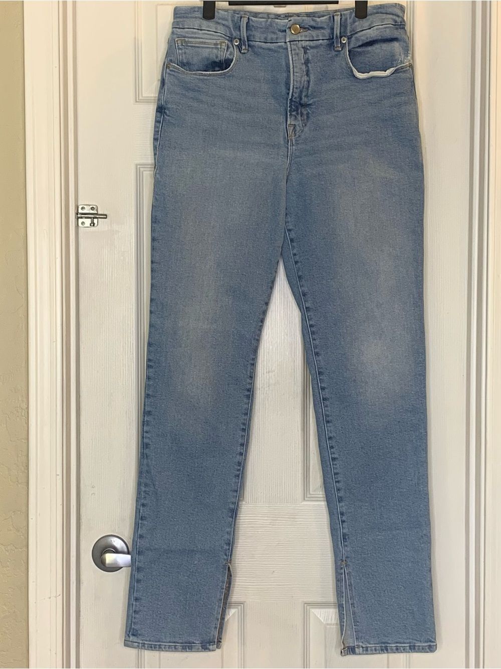 Good American Good Classic Straight Jeans With Slits Size 10/30